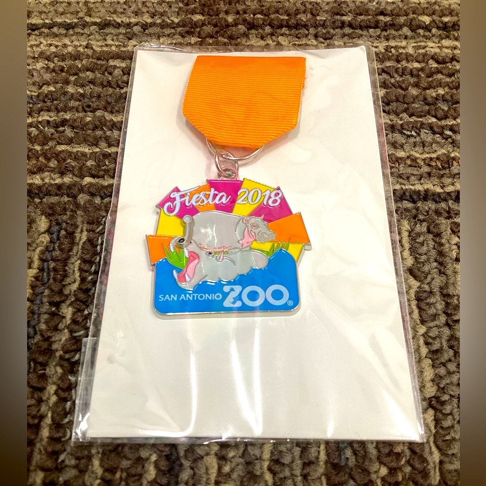 San Antonio Zoo Fiesta Medal 2018 NEW